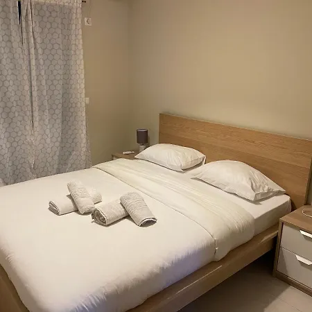 Amalfi Complex Apartman Káto Almirí